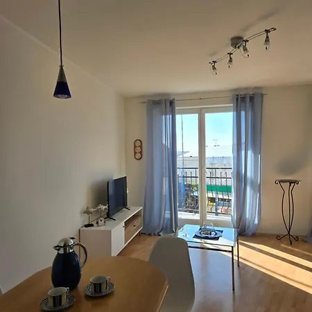 Cosy With A Balcony Near The Harbour In By Renters Apartment *