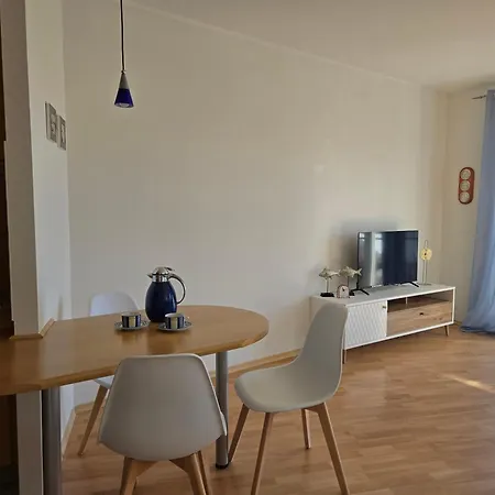 Apartment Cosy With A Balcony Near The Harbour In By Renters Kolobrzeg