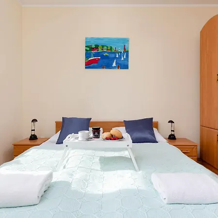 Apartment Cosy With A Balcony Near The Harbour In By Renters *